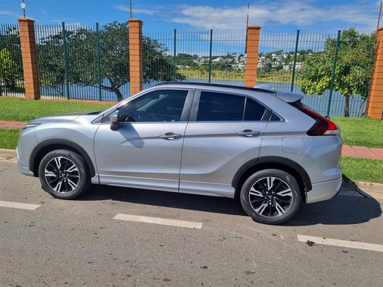 MITSUBISHI ECLIPSE CROSS 1.5 MIVEC TURBO GASOLINA HPE-S S-AWC CVT MITSUBISHI ECLIPSE CROSS 1.5 MIVEC TURBO GASOLINA HPE-S S-AWC CVT